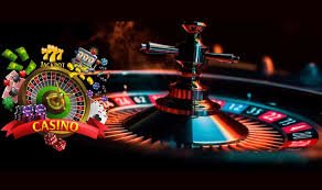 Bàn roulette và blackjack live casino với vòng quay thật tại 32win1